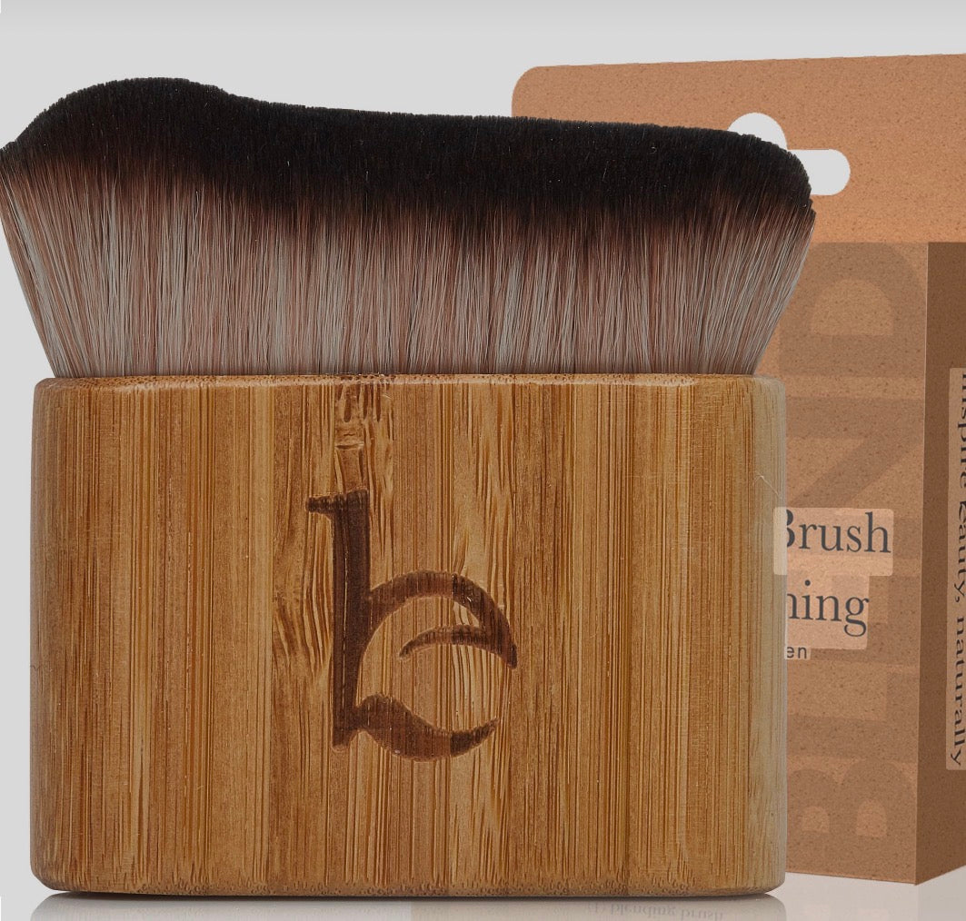 Ultra Soft Self Tanner Brush - Kabuki Brush for Body Foundation & Makeup, Blending Applicator for Tanner, Self Tanning Mitt, Achieves Sunless Streak-Free Fake Tan, Durable & Easy to Clean